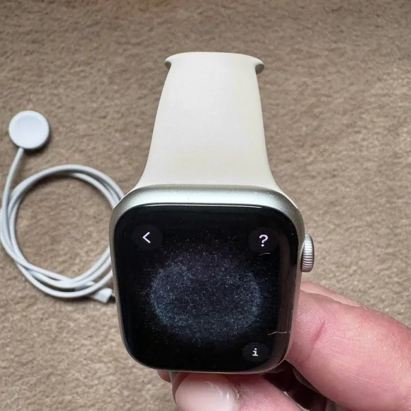 Apple watch, series 9; 45mm with M/L band in color Starlight - Picture 7 of 7